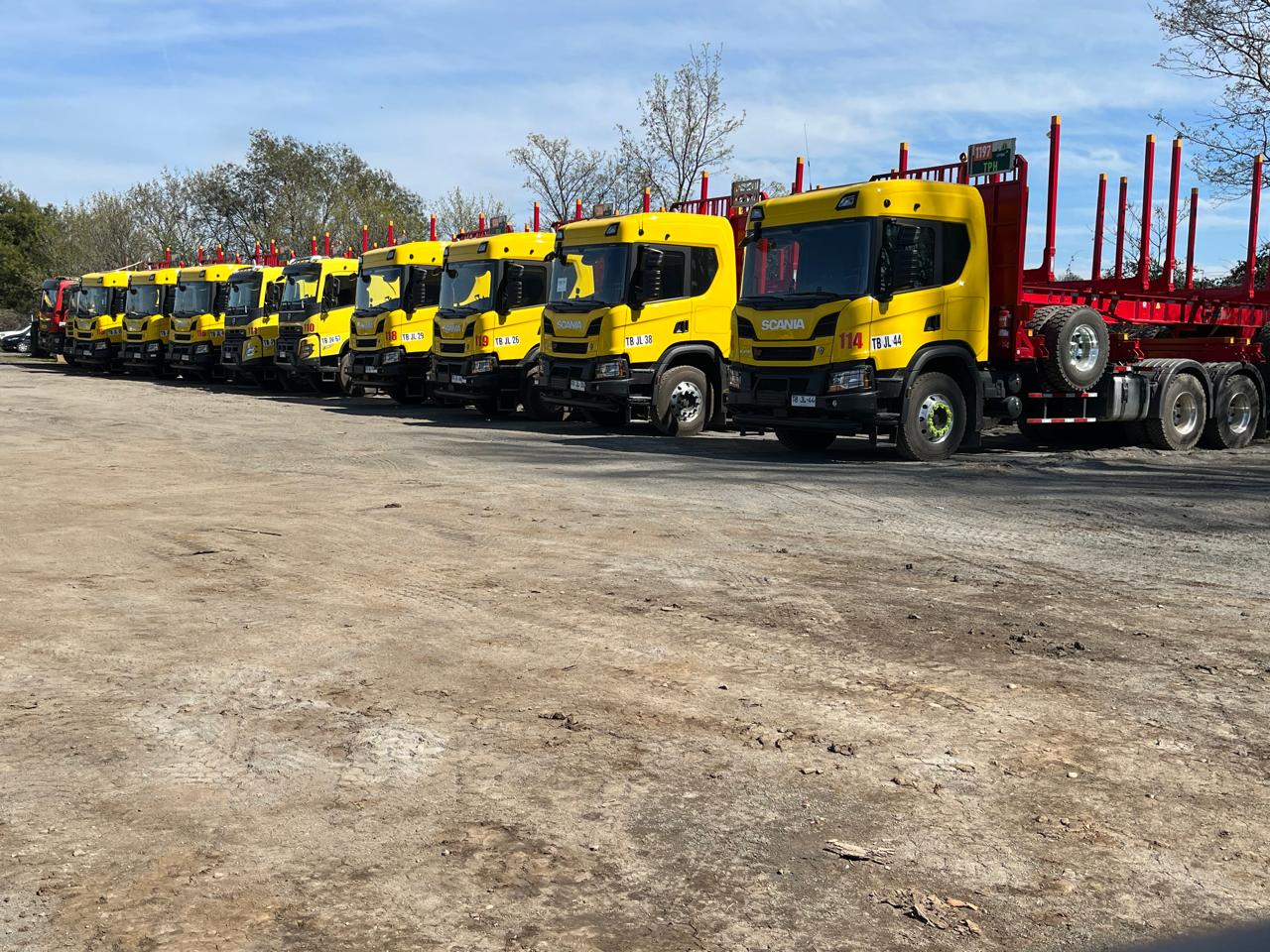 Transporte forestal de Parra e Hijos en faena 1
